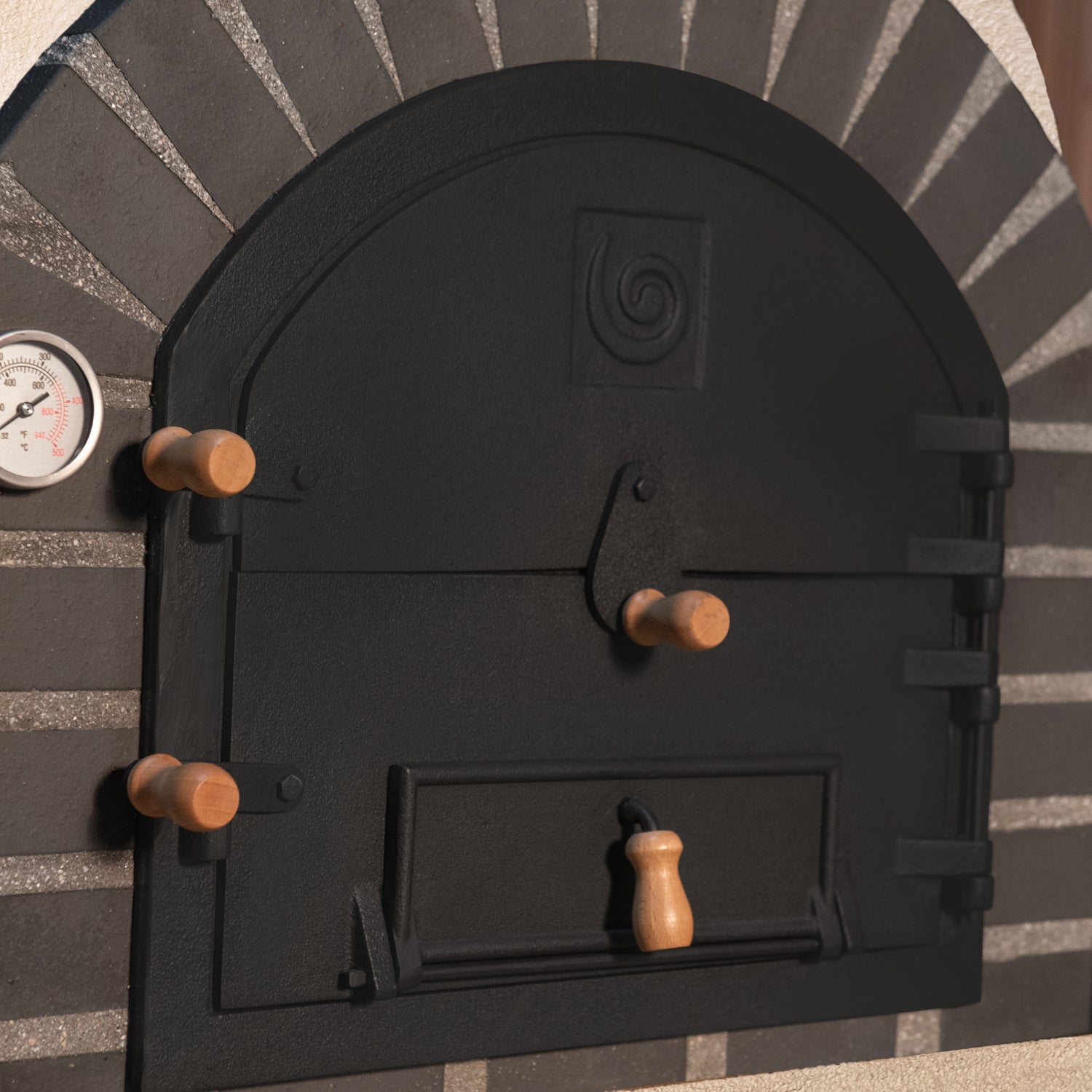 Sovoro Stella - White with Black Brick Arch